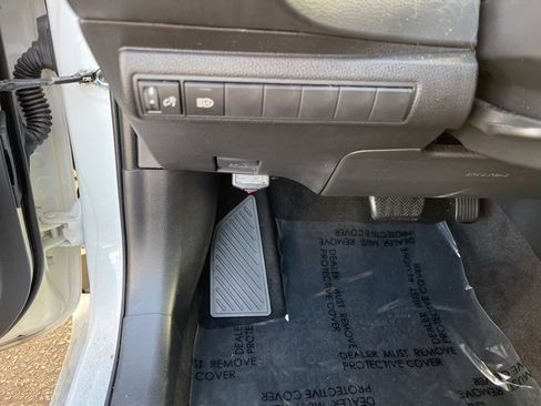 Used 2024 Toyota Corolla SE image 26