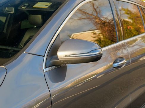 Used 2021 Mercedes-Benz GLA 250 4MATIC image 11