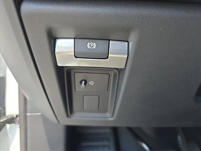 New 2026 Land Rover Defender 110 S AWD/4WD image 25