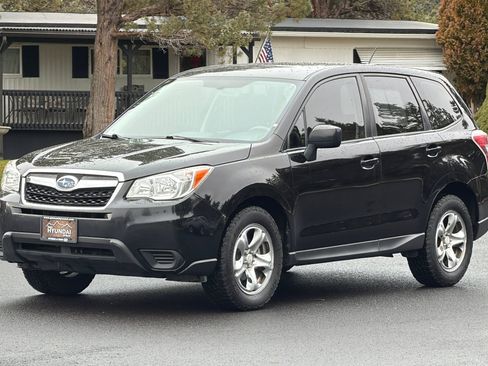 Used 2015 Subaru Forester 2.5i image 9
