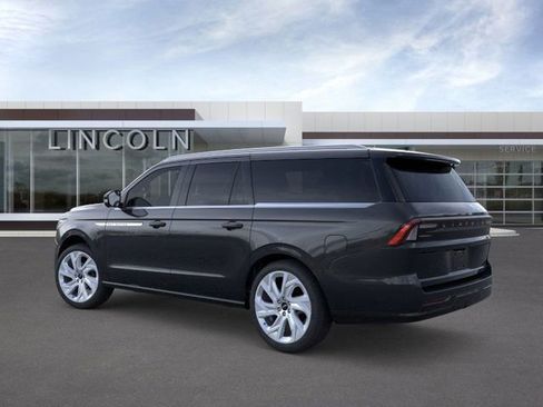 New 2025 Lincoln Navigator L Reserve AWD/4WD image 4