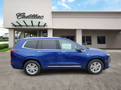 New 2025 Cadillac XT6 Luxury image 6