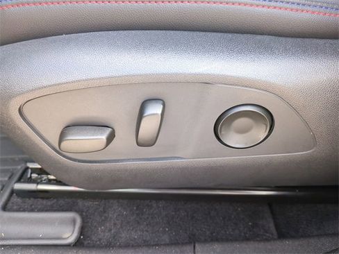 Certified 2024 Chevrolet Equinox EV RS image 22