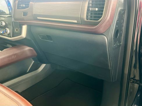 Used 2024 Ford Expedition Limited image 35