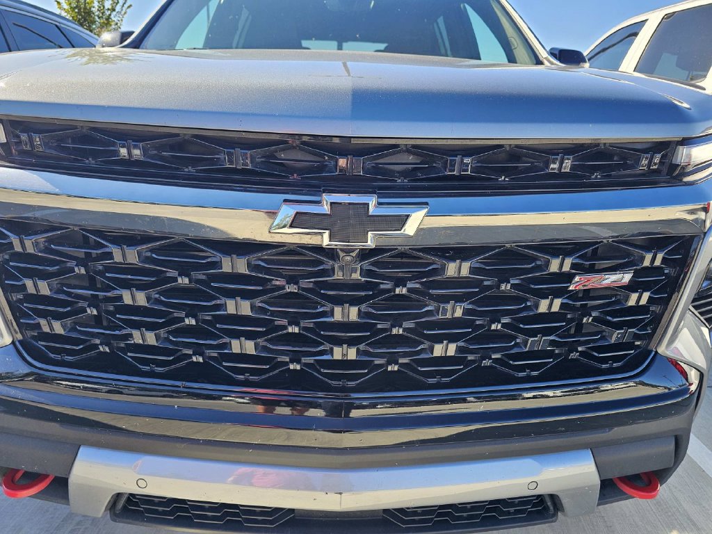 Used 2025 Chevrolet Traverse Z71 w/ Enhanced Driving Package AWD/4WD image 6