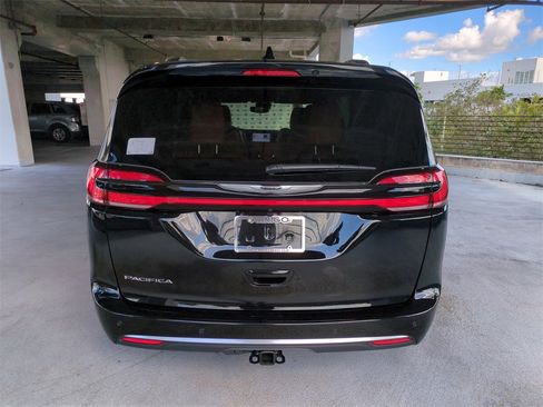 New 2026 Chrysler Pacifica Pinnacle w/ Trailer Tow Group image 6