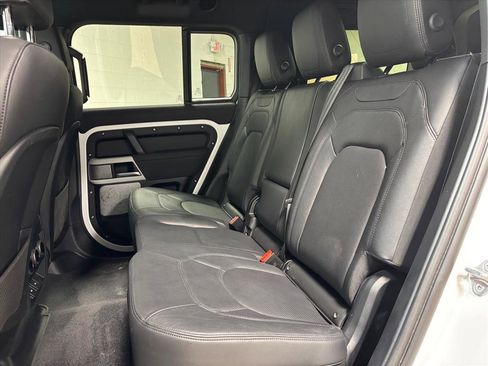 Used 2023 Land Rover Defender 130 S image 28