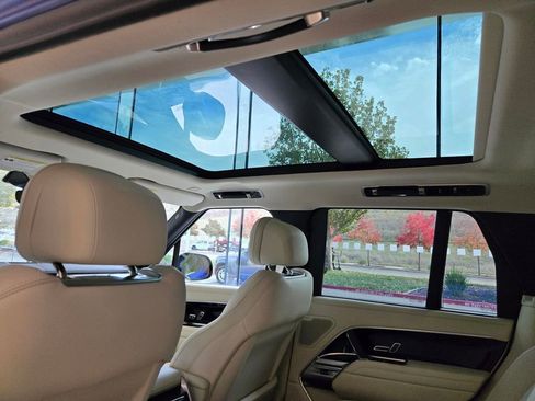 New 2025 Land Rover Range Rover SE AWD/4WD image 11