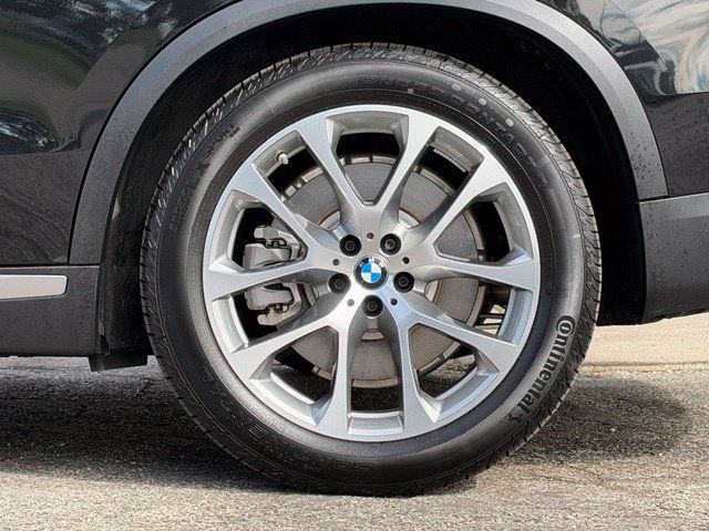 Used 2026 BMW X5 xDrive50e AWD/4WD image 3