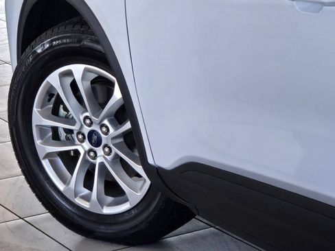 Used 2022 Ford Escape SE FWD image 14