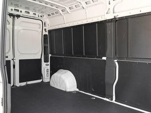 Used 2025 RAM ProMaster 3500 w/ Convenience Group FWD image 3