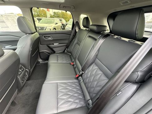 New 2026 Nissan Rogue Platinum w/ Platinum Premium Package image 23