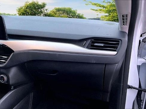 Certified 2022 Ford Escape SE AWD/4WD image 16
