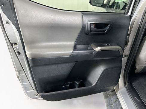 Used 2017 Toyota Tacoma SR5 w/ Tow Package image 24