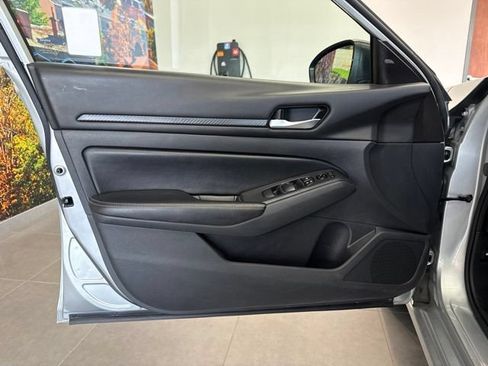 Used 2024 Nissan Altima 2.5 SV FWD image 20