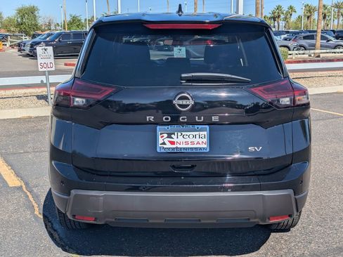 Used 2024 Nissan Rogue SV FWD image 5