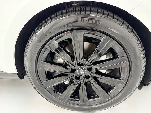 Used 2025 Land Rover Range Rover SE AWD/4WD image 31