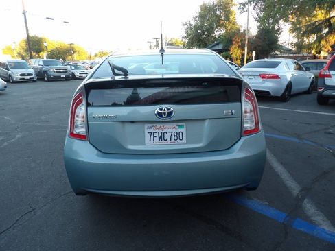 Used 2014 Toyota Prius Four FWD image 10