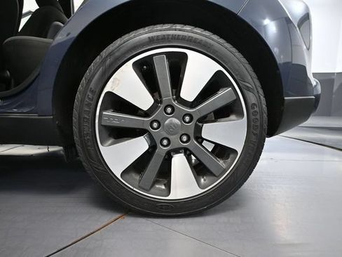 Used 2014 Kia Soul ! w/ Sun & Sound Package FWD image 12