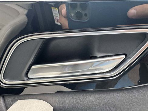 Used 2017 Jaguar F-PACE Prestige image 32