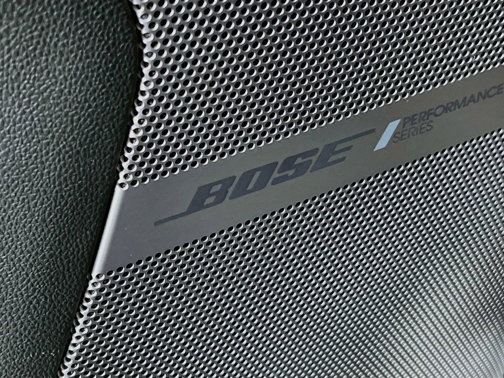 Certified 2025 GMC Yukon Denali Ultimate w/ LPO, Floor Liner Package AWD/4WD image 19