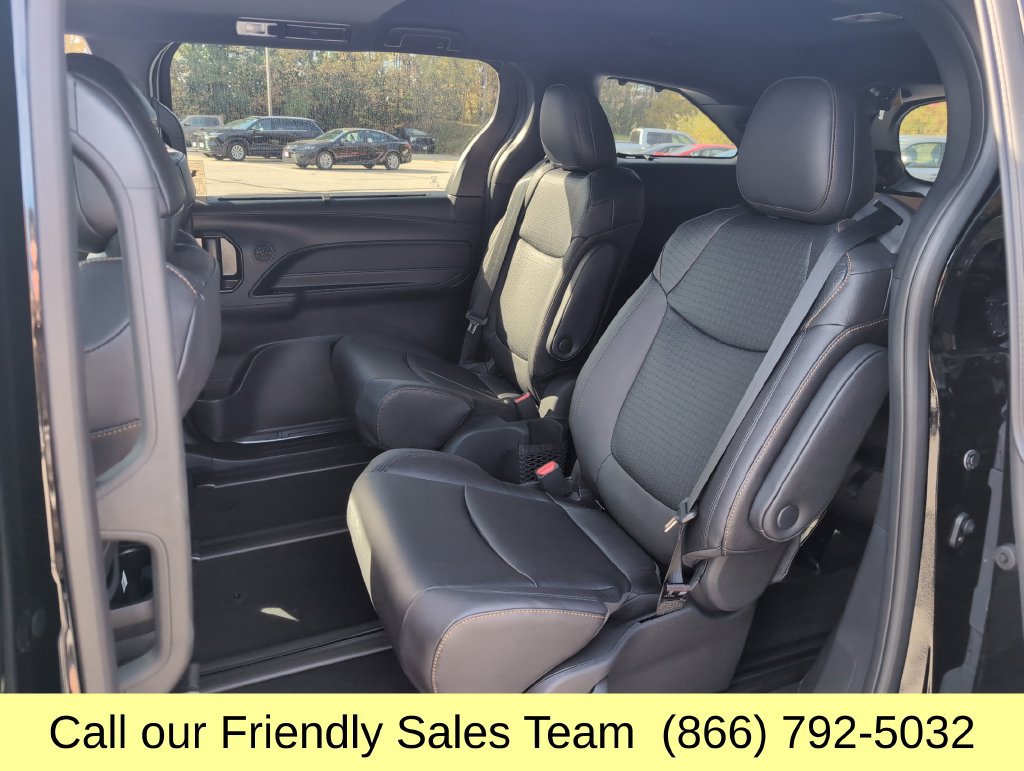 New 2026 Toyota Sienna XLE Woodland Edition AWD/4WD image 23