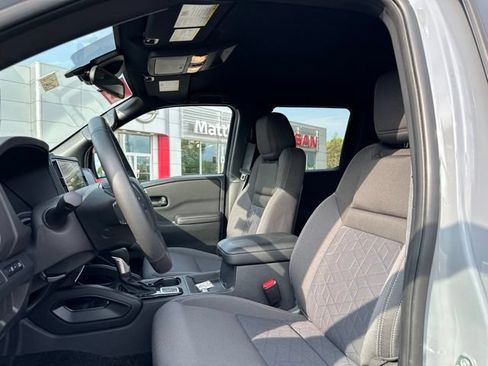 Certified 2026 Nissan Frontier SV w/ All-Weather Content Package AWD/4WD image 13