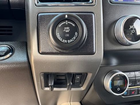 Used 2021 Ford Expedition XLT AWD/4WD image 30