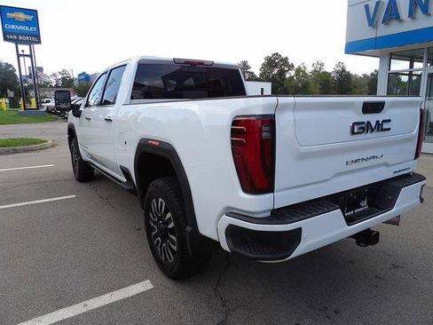 Used 2025 GMC Sierra 3500 Denali Ultimate AWD/4WD image 3