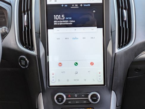 Used 2022 Ford Edge SEL w/ Sport Appearance Package image 18