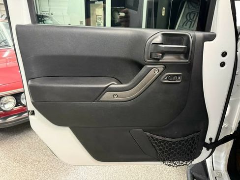 Used 2018 Jeep Wrangler Unlimited Sport S AWD/4WD image 19