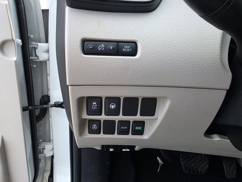Used 2021 Nissan Rogue Sport SL w/ Premium Package FWD image 14