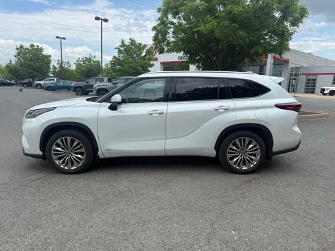 Used 2023 Toyota Highlander Platinum AWD/4WD image 5