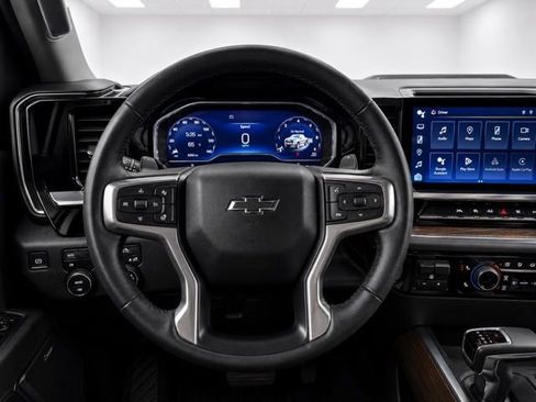 Used 2023 Chevrolet Silverado 1500 LT Trail Boss w/ Convenience Package II AWD/4WD image 32