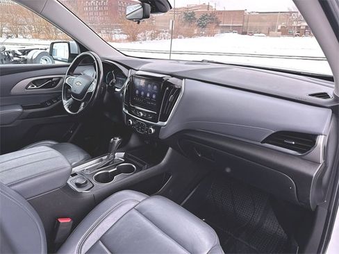 Used 2020 Chevrolet Traverse LT w/ LT Premium Package image 29