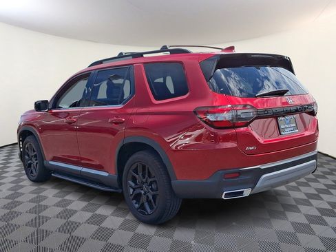 Used 2025 Honda Pilot Touring image 5