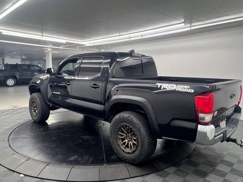 Used 2017 Toyota Tacoma TRD Off-Road w/ Tow Package RWD image 4