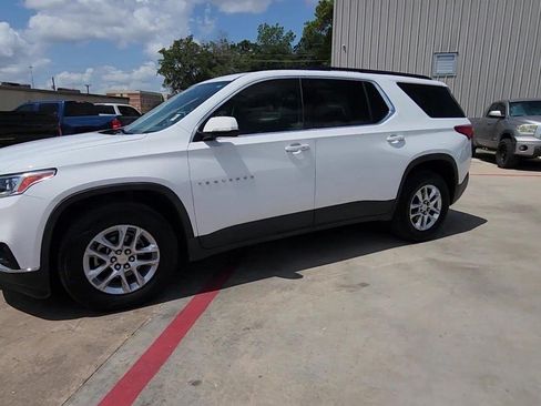 Certified 2019 Chevrolet Traverse LT FWD image 7