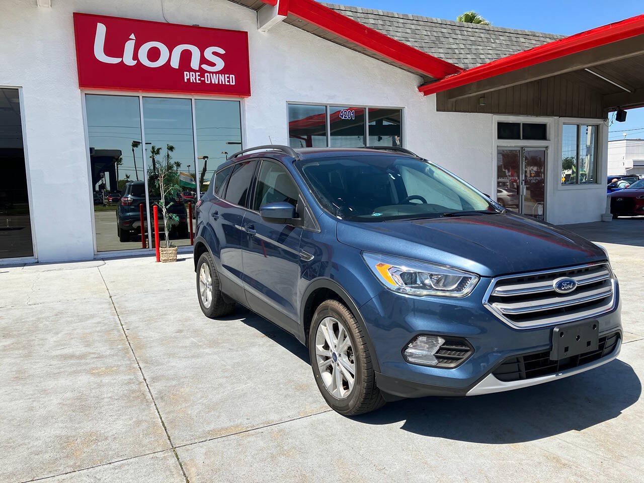 Used 2018 Ford Escape SEL w/ Ford Safe & Smart Package AWD/4WD image 2