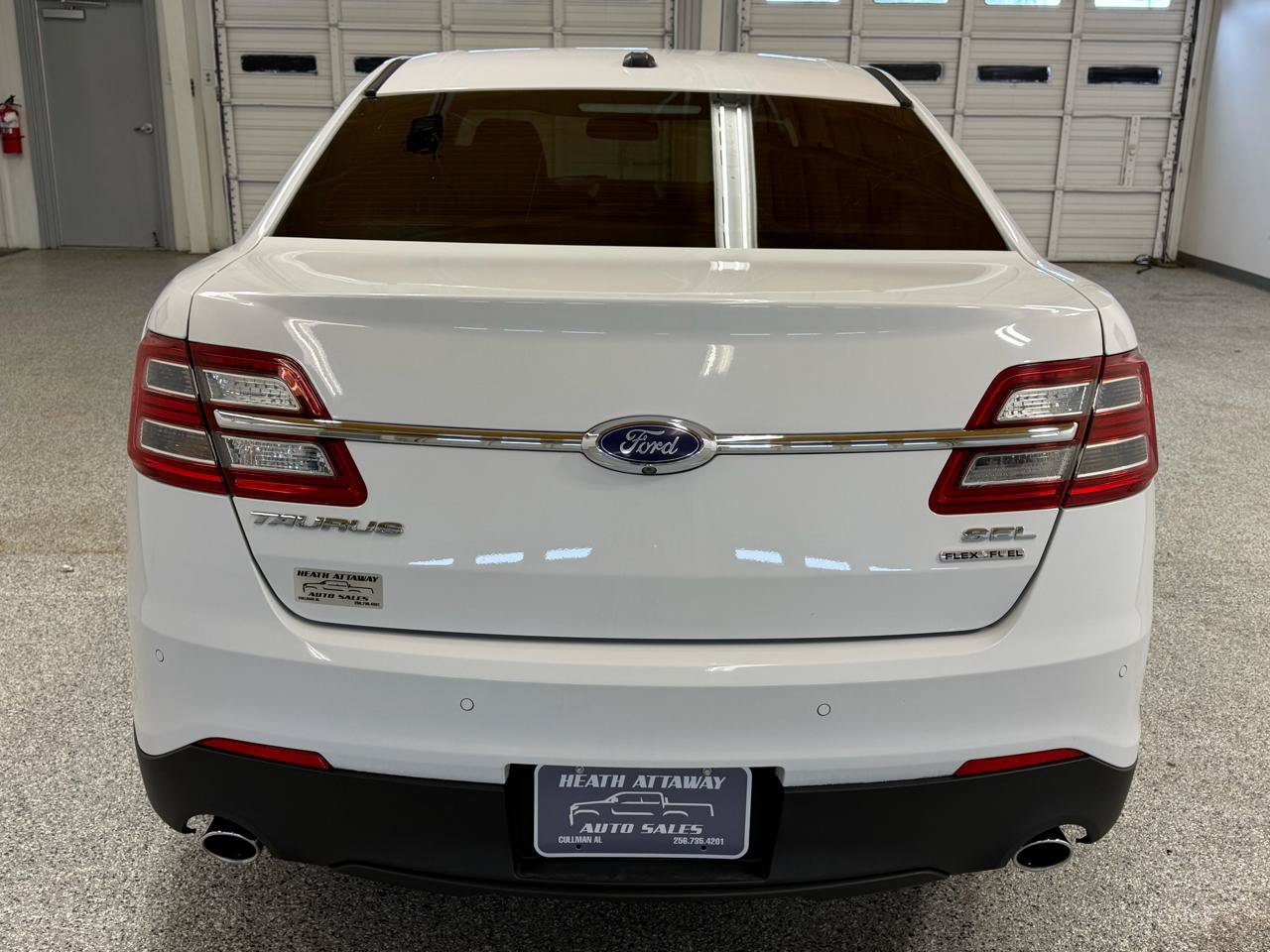 Used 2016 Ford Taurus SEL FWD image 3