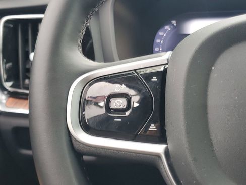 Certified 2025 Volvo V60 B5 Cross Country Plus AWD/4WD image 20
