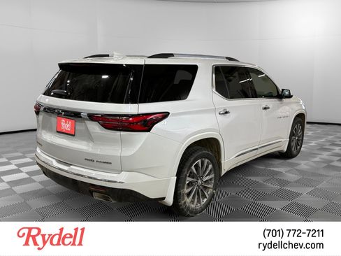 Used 2022 Chevrolet Traverse Premier AWD/4WD image 3