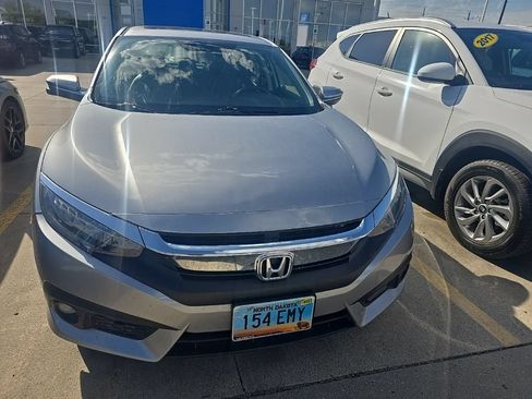 Used 2018 Honda Civic Touring image 6