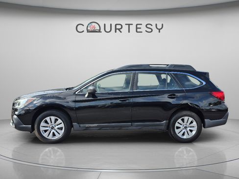 Used 2019 Subaru Outback 2.5i AWD/4WD image 2