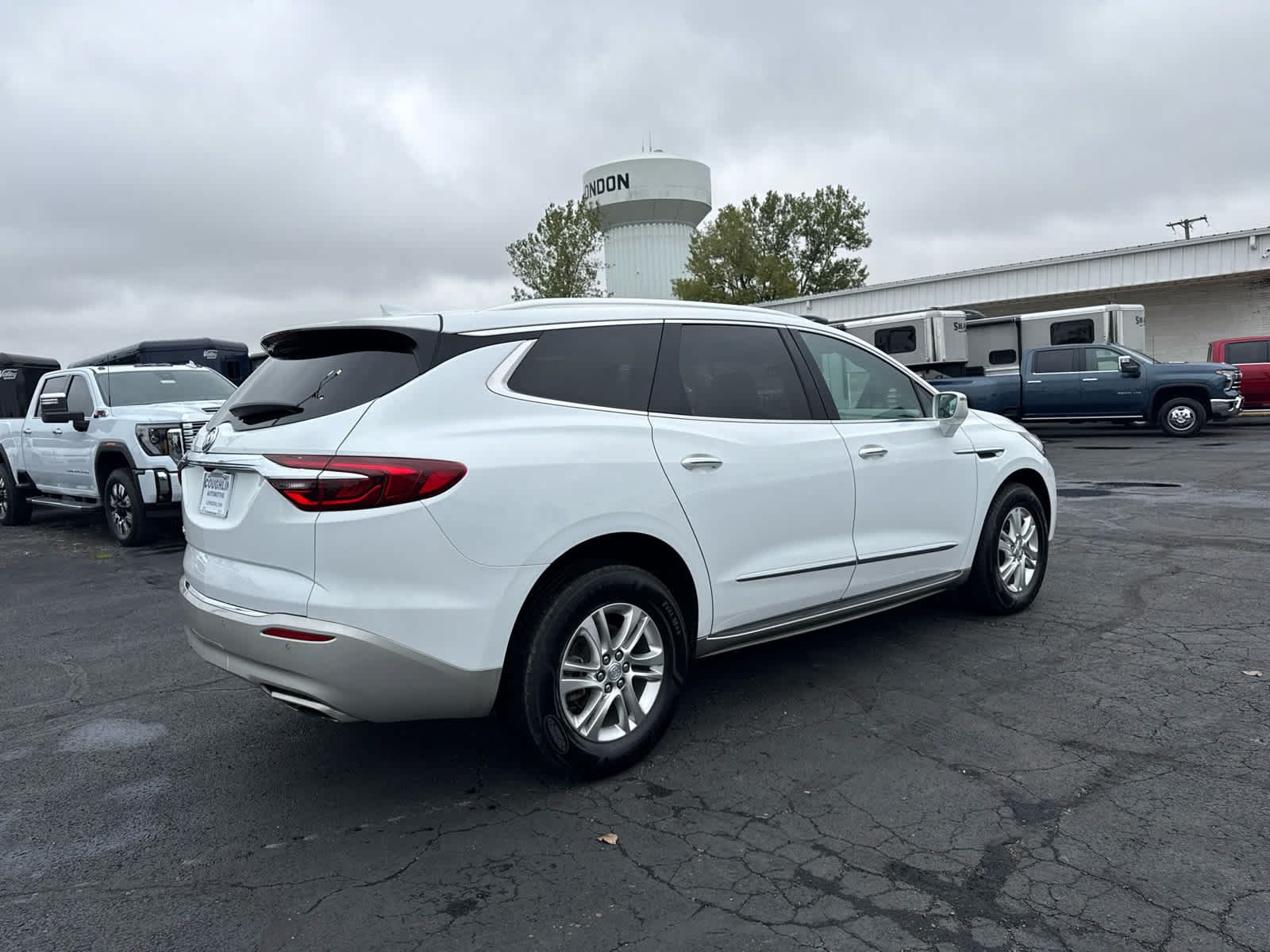 Certified 2020 Buick Enclave Essence w/ Sound and Sites Package AWD/4WD image 5
