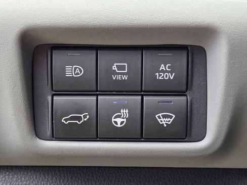 Used 2021 Toyota Highlander Platinum FWD image 16