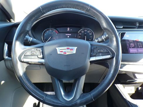 Used 2020 Cadillac XT4 Premium Luxury w/ Cold Weather Package image 12