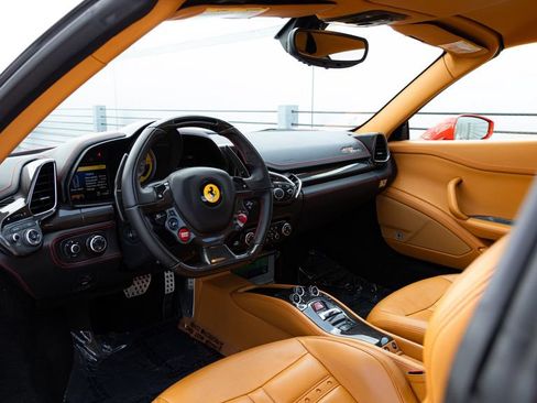 Used 2015 Ferrari 458 Spider RWD image 37