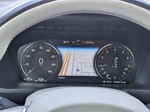 Used 2018 Volvo XC90 T6 Momentum w/ Convenience Package image 10