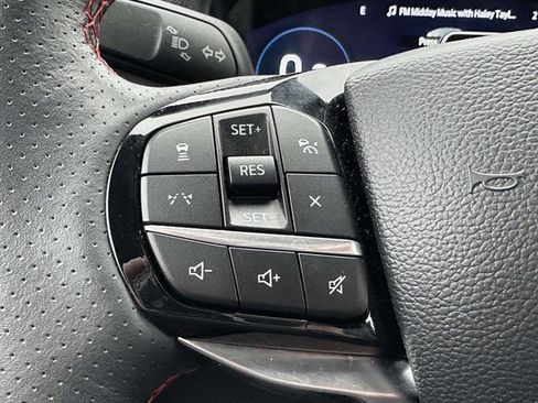 Used 2025 Ford Explorer ST-Line image 14